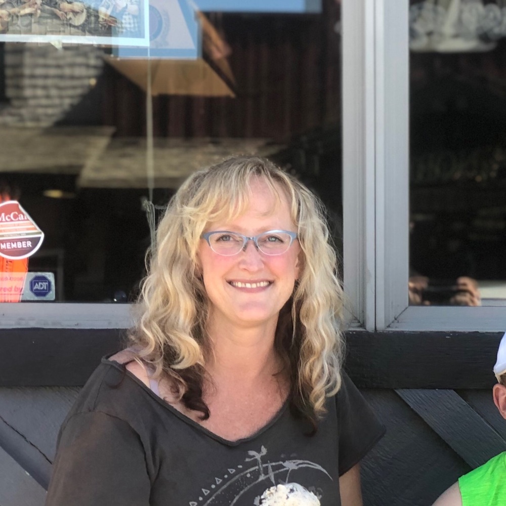 Meet your Posher, Jennifer